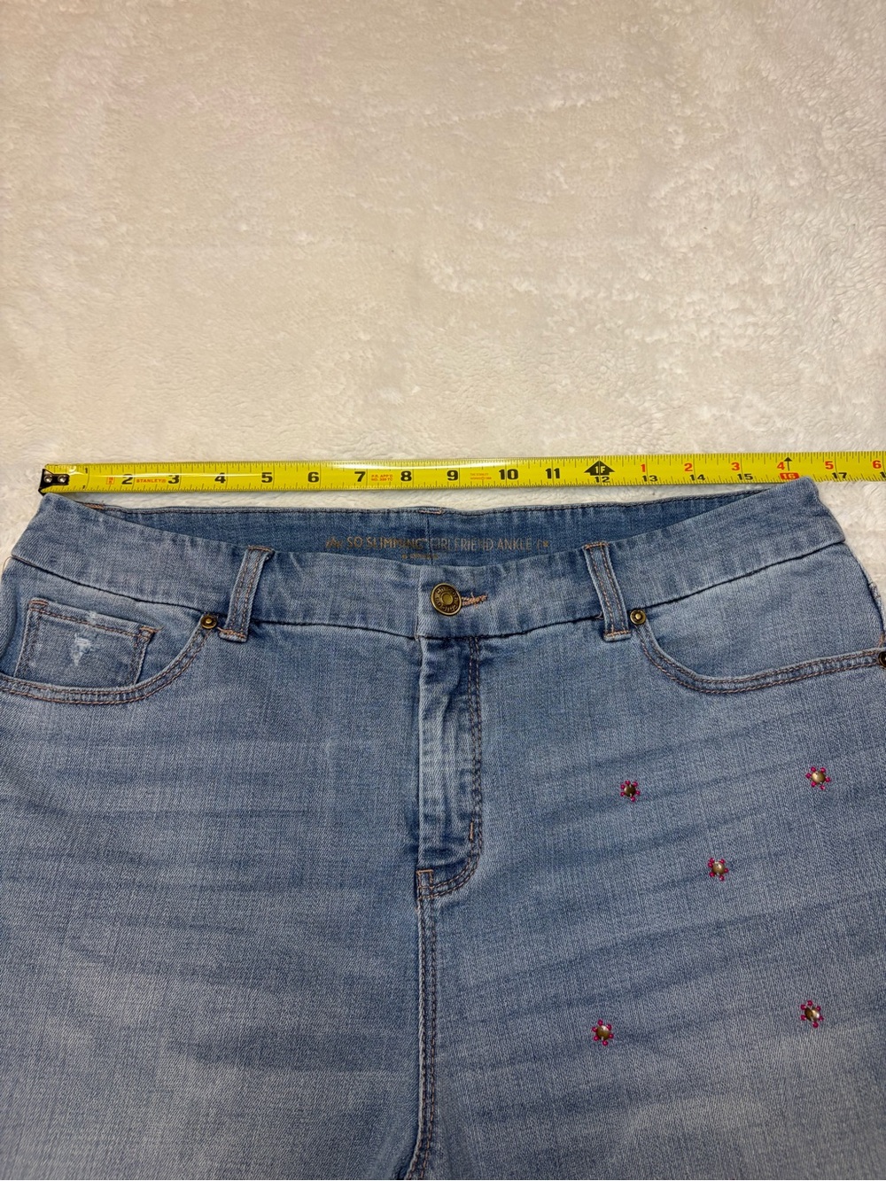 Chicos So Slimming Embroidered Ankle Jeans - Picture 3 of 9